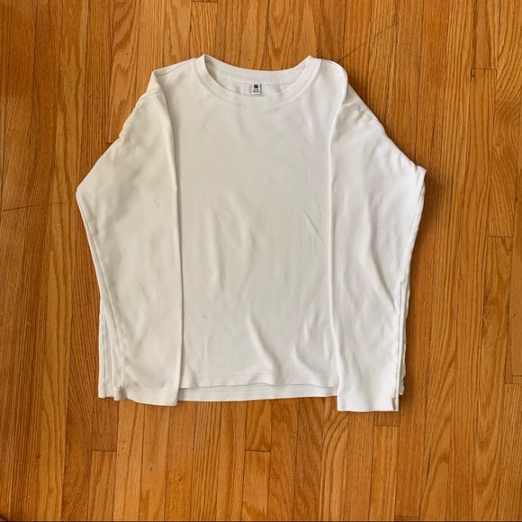 CHILDREN'S WHITE LONG SLEEVE UNIQLO CREWNECK - Picture 3 of 5